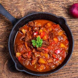 GOULASH KANT EN KLAAR